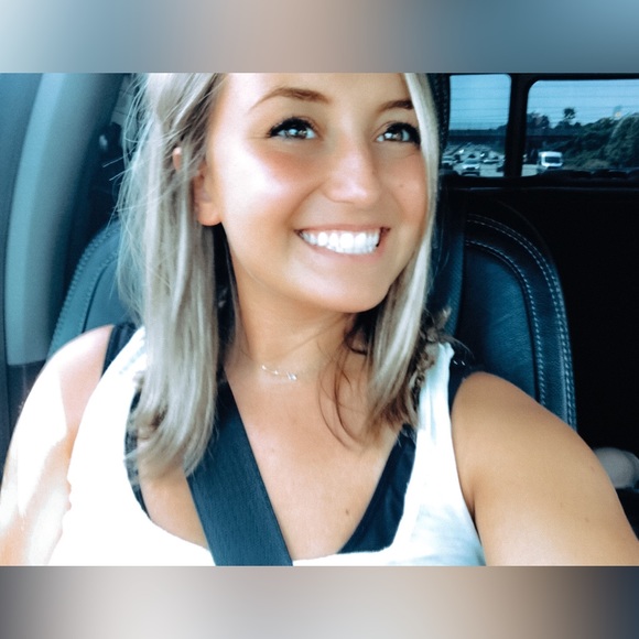 Meet your Posher, Danielle (throttlebonez) - Picture 1 of 1